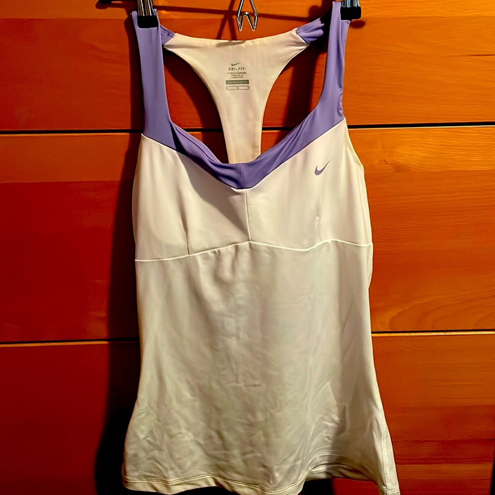 Nike women’s tennis top